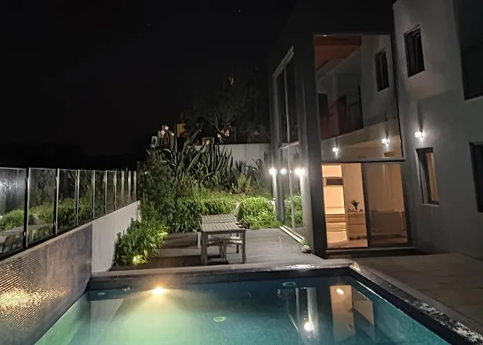 Casa O Carrasco Design House With Pool *